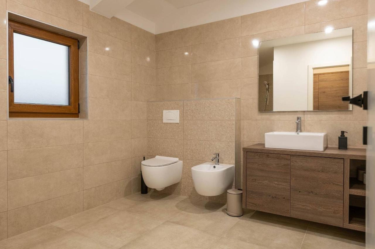 Holiday House Luca Пореч Екстериор снимка