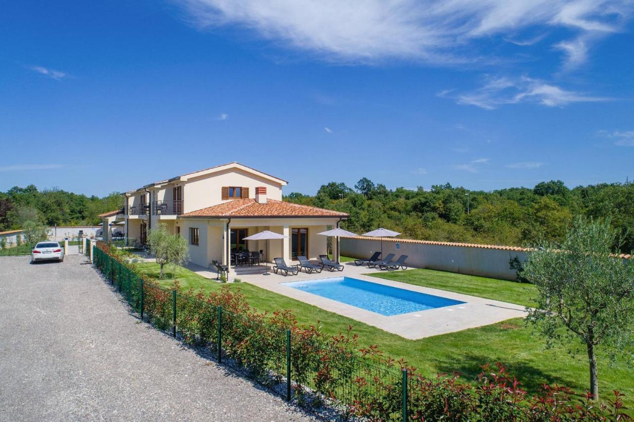 Holiday House Luca Пореч Екстериор снимка