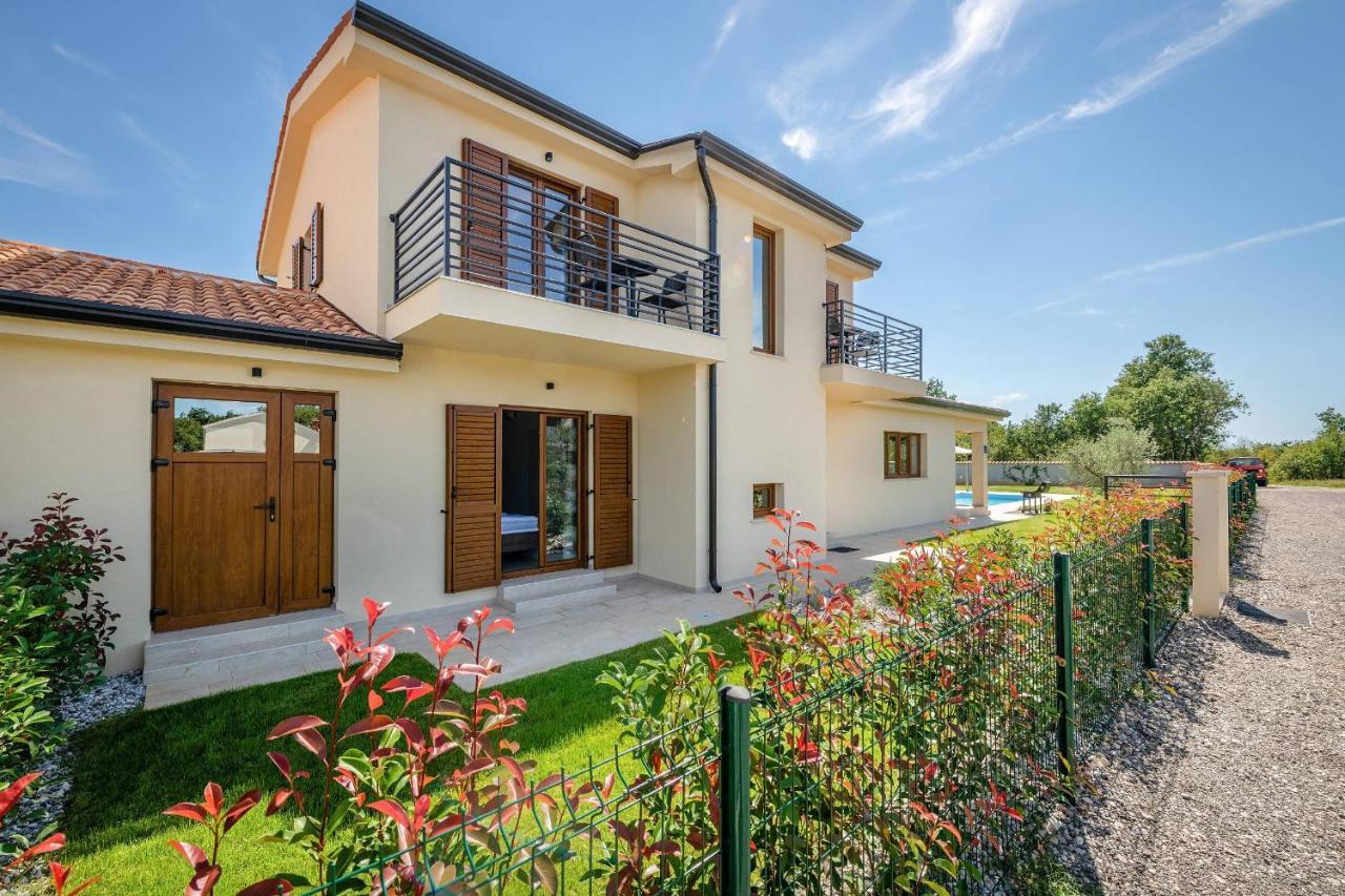 Holiday House Luca Пореч Екстериор снимка