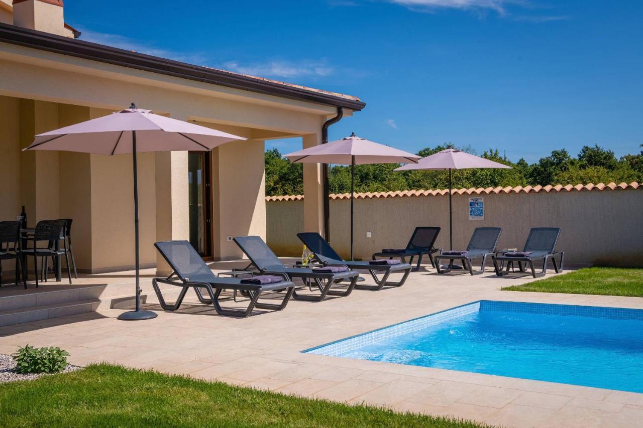 Holiday House Luca Пореч Екстериор снимка