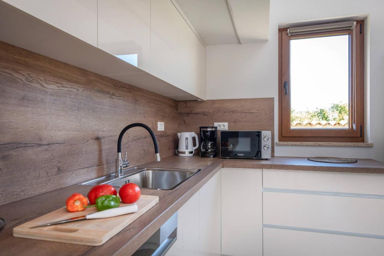 Holiday House Luca Пореч Екстериор снимка