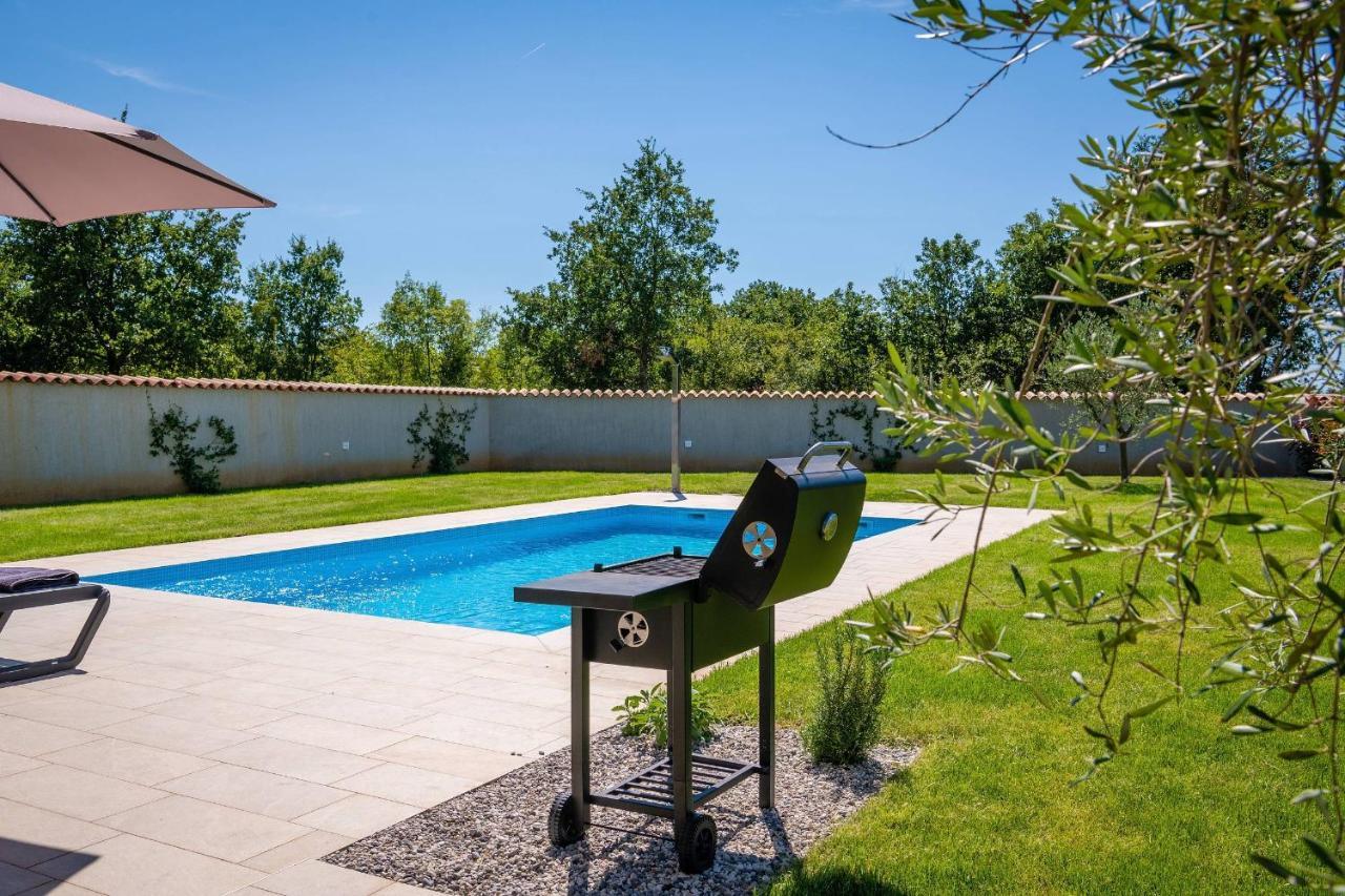 Holiday House Luca Пореч Екстериор снимка