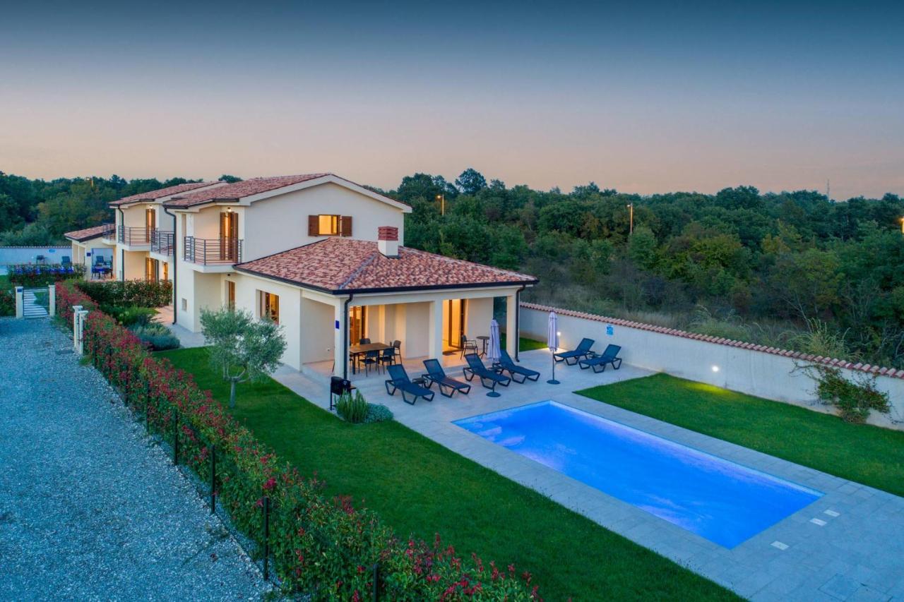 Holiday House Luca Пореч Екстериор снимка